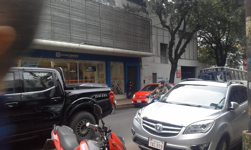 Estudio En El Centro De Asuncion Bagian luar foto